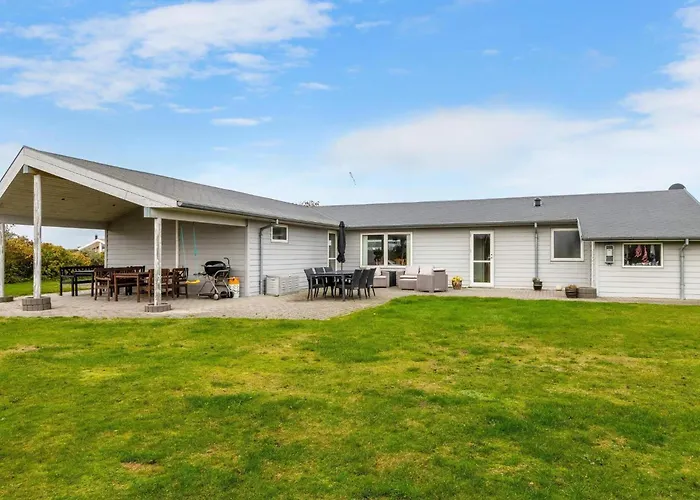 Charming Retreat For 6 - By Traum Løkken