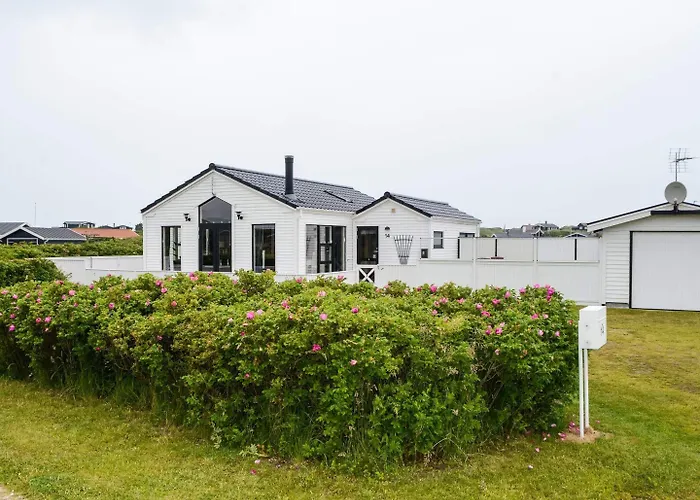 Charming Retreat For 6 - By Traum Løkken